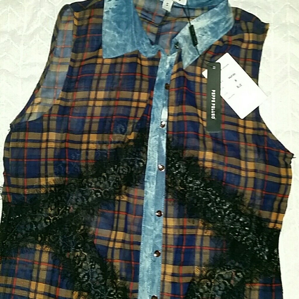 Peppe Peluso button down sleeveless. Denim plaid
